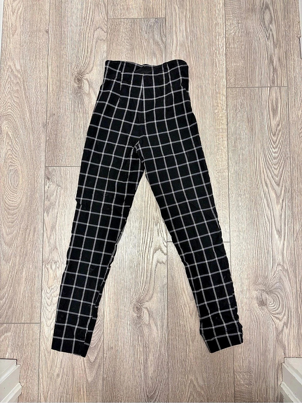 Dynamite Plaid Leggings in Black & White Like New